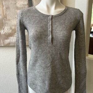 Aqua Gray Ribbed Long Sleeve Tee size M cashmere gray